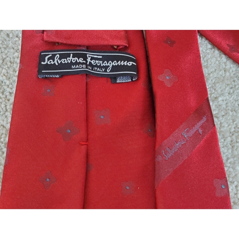 Salvatore Ferragamo Men's Neck Tie‎ Red Abstract Pattern Silk 59 1/2"